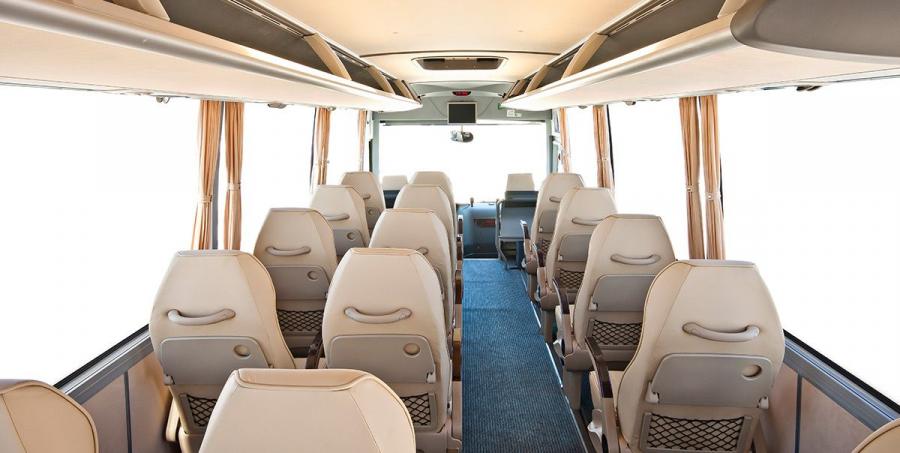 Интерьер Isuzu Turquoise VIP 2013 года  (фото 5 из 6)